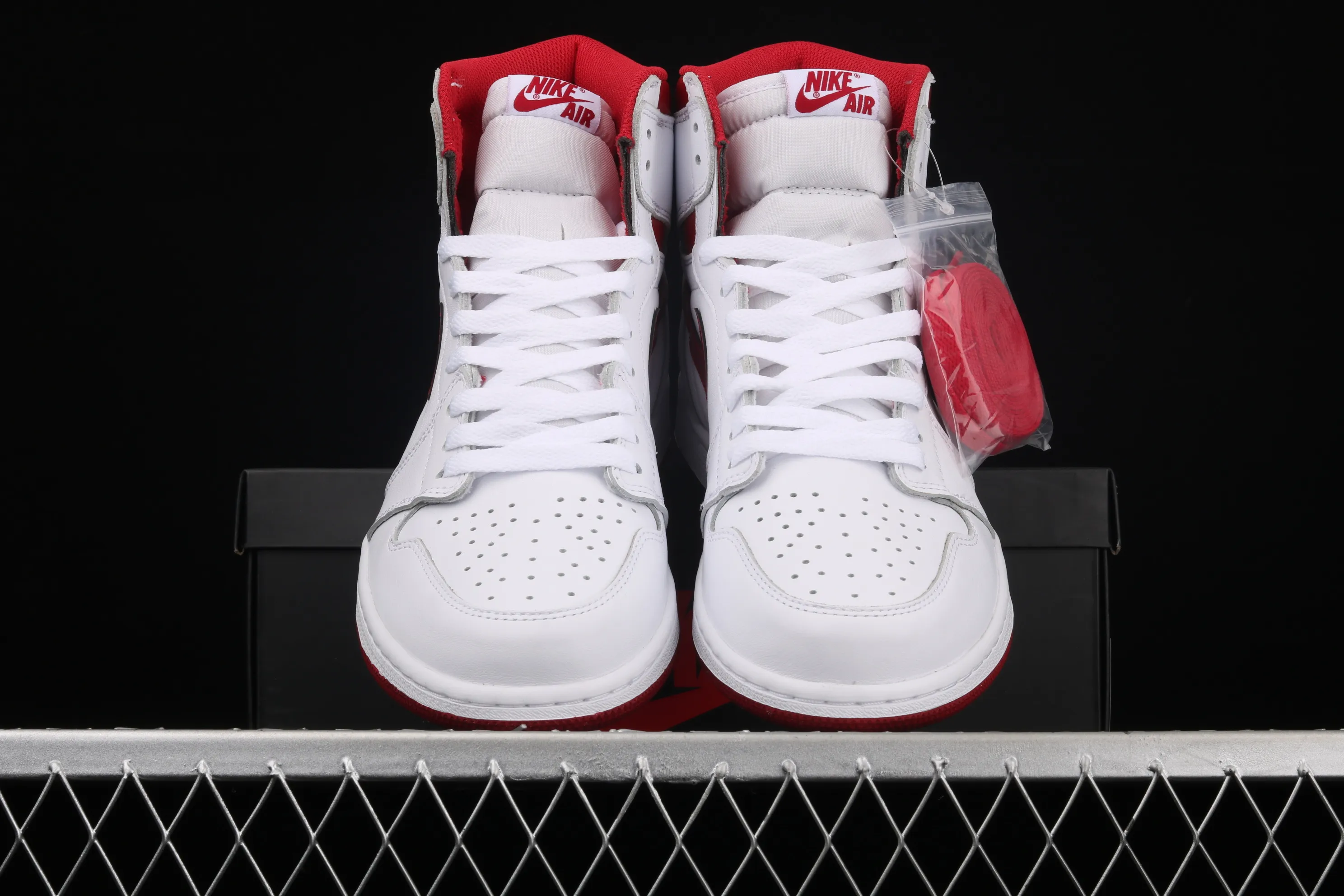 All categories Air Jordan Jordan series basketball shoes Air Jordan 1 High Air Jordan 1 Retro Metallic Red AJ1 Joe 1 white red 555088-103